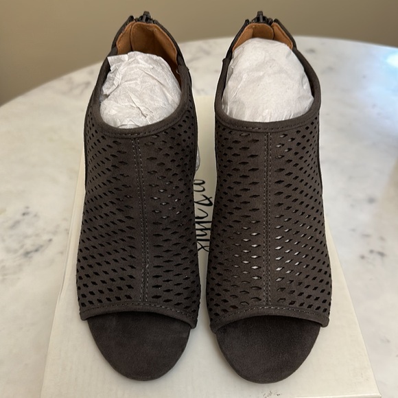 Style & Co Haddiee Open-Toe Heels, Size 6 - Picture 5 of 9